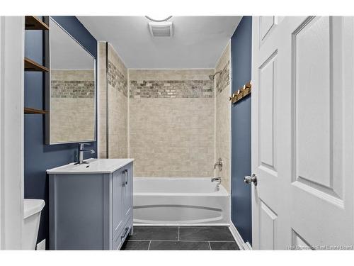 124 Riverside Dr, Fredericton, NB 