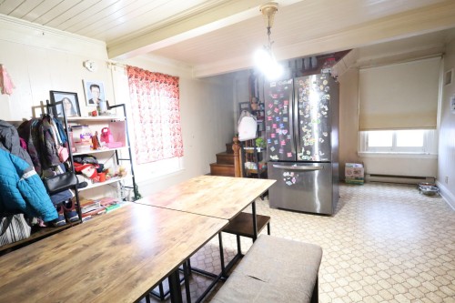 Cuisine - 9 Route 132 E., Saint-Denis-De La Bouteillerie, QC - Indoor