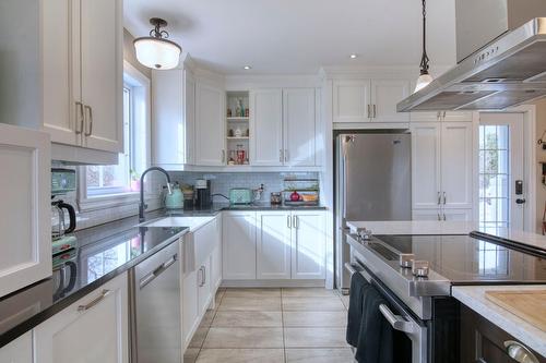 Cuisine - 2301Z Ch. Wolfe Ridge, Clarenceville, QC - Indoor Photo Showing Kitchen With Upgraded Kitchen