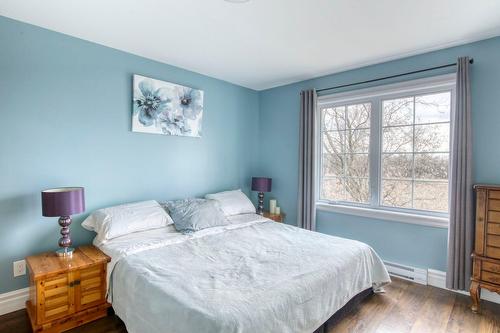 Chambre à coucher - 2301Z Ch. Wolfe Ridge, Clarenceville, QC - Indoor Photo Showing Bedroom