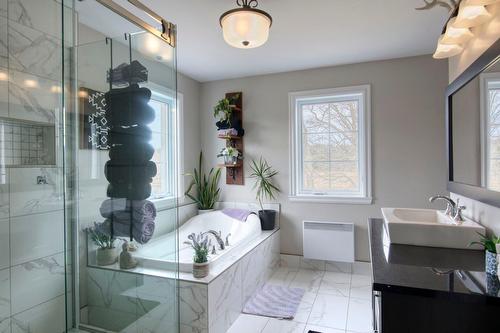 Salle de bains - 2301Z Ch. Wolfe Ridge, Clarenceville, QC - Indoor Photo Showing Bathroom