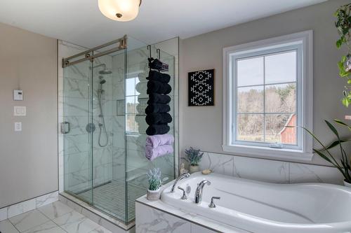 Salle de bains - 2301Z Ch. Wolfe Ridge, Clarenceville, QC - Indoor Photo Showing Bathroom