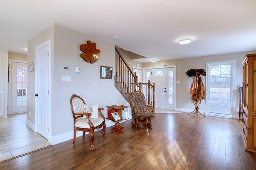 Salon - 2301Z Ch. Wolfe Ridge, Clarenceville, QC - Indoor