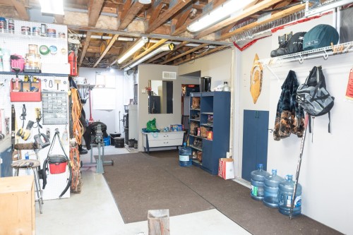 Garage - 9 Route Lauzier, Kamouraska, QC - Indoor Photo Showing Basement
