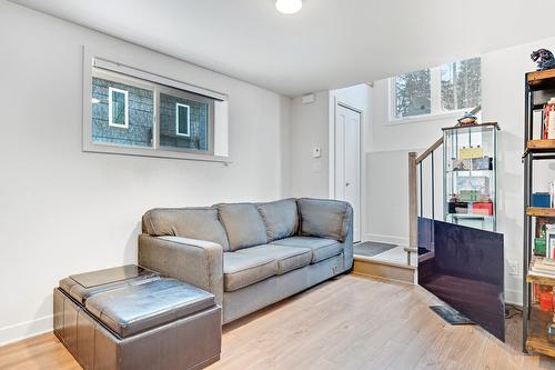 Living room - 128Z  - 130Z Rue Mario, Saint-Calixte, QC - Indoor Photo Showing Living Room
