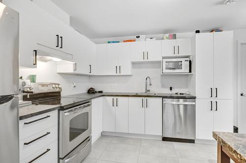 Kitchen - 128Z  - 130Z Rue Mario, Saint-Calixte, QC - Indoor Photo Showing Kitchen