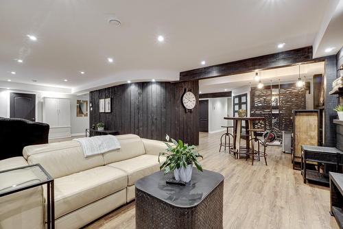 Family room - 7 Rue Hector-Maisonneuve, Blainville, QC - Indoor Photo Showing Living Room