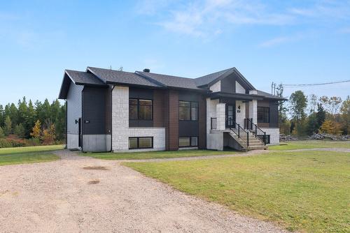 Frontage - 322  - 324 Ch. De Wexford, Shannon, QC - Outdoor