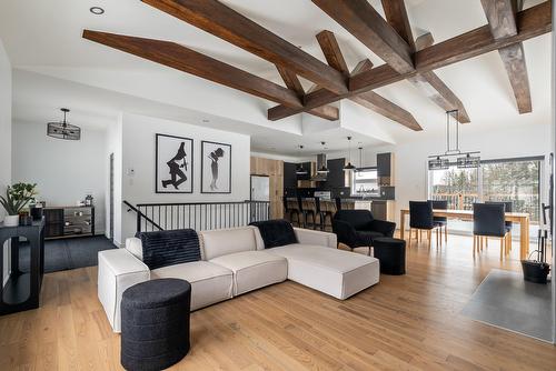 Living room - 322Z  - 324Z Ch. De Wexford, Shannon, QC - Indoor Photo Showing Living Room
