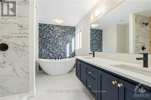 1035 Chablis Crescent, Russell, ON - Indoor Photo Showing Bathroom