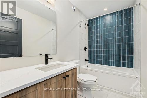 1035 Chablis Crescent, Russell, ON - Indoor Photo Showing Bathroom
