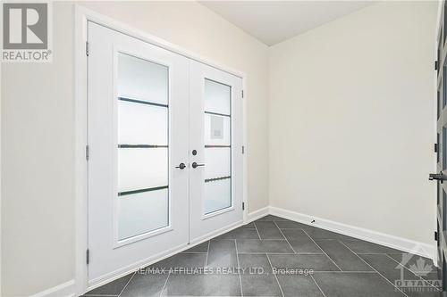 1035 Chablis Crescent, Russell, ON - Indoor Photo Showing Other Room
