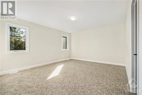 1035 Chablis Crescent, Russell, ON - Indoor Photo Showing Other Room