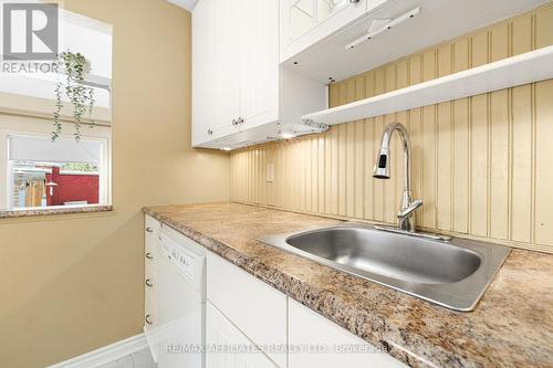 2 Shadow Court, Ottawa, ON - Indoor Photo Showing Kitchen