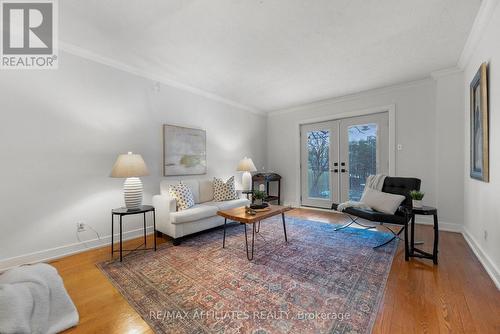 Wow! Ready for new family memories. - 31 Exeter Drive, Ottawa, ON - Indoor Photo Showing Living Room
