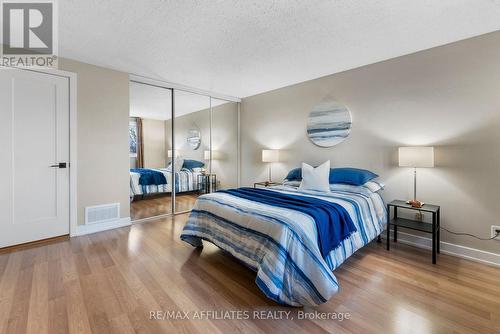 Large primary bedroom w/cheater door to bathroom - 31 Exeter Drive, Ottawa, ON - Indoor Photo Showing Bedroom
