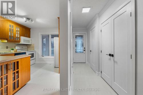 Family friendly updated kitchen. - 31 Exeter Drive, Ottawa, ON - Indoor
