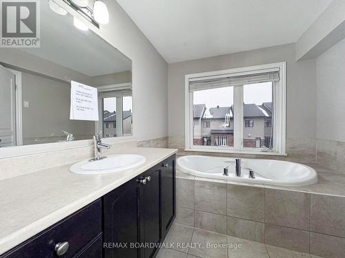 232 Cooks Mill Crescent, Ottawa, ON - Indoor Photo Showing Bathroom