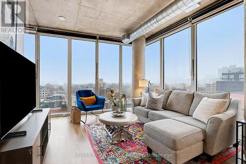710 - 354 Gladstone Avenue, Ottawa, ON - Indoor Photo Showing Living Room