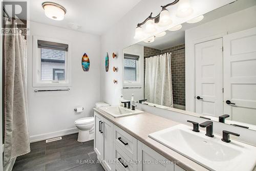 129 Lyon Street, Russell, ON - Indoor Photo Showing Bathroom