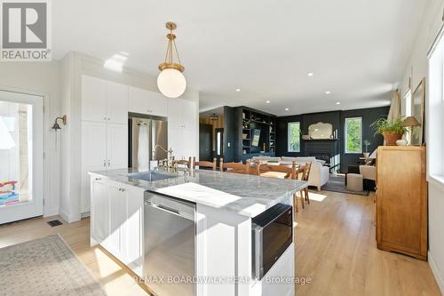 1606 Pittston Road, Edwardsburgh/Cardinal, ON - Indoor Photo Showing Kitchen With Upgraded Kitchen