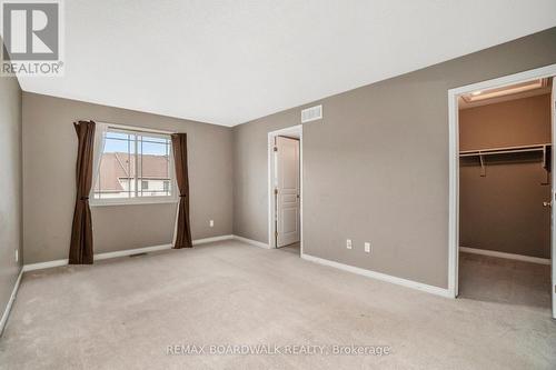 714 Regiment Avenue, Ottawa, ON - Indoor Photo Showing Other Room