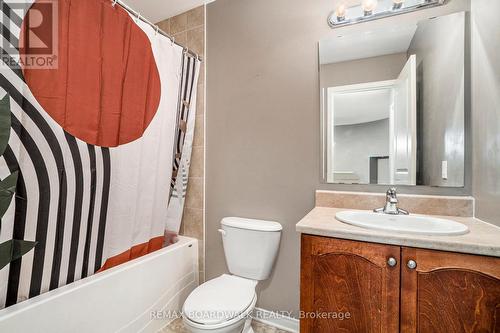 714 Regiment Avenue, Ottawa, ON - Indoor Photo Showing Bathroom