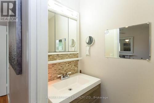 323 Fullerton Avenue, Ottawa, ON - Indoor Photo Showing Bathroom