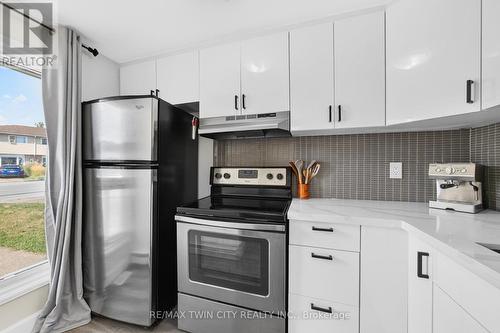 720 Parkview Crescent, Cambridge, ON - Indoor Photo Showing Kitchen