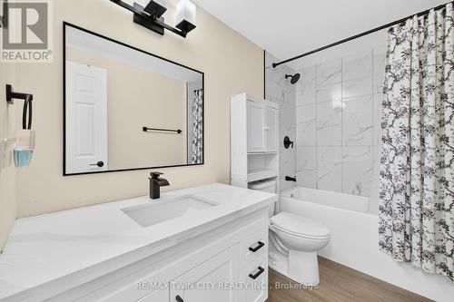 720 Parkview Crescent, Cambridge, ON - Indoor Photo Showing Bathroom