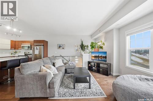 103 1120 Hampton Circle, Saskatoon, SK - Indoor Photo Showing Living Room