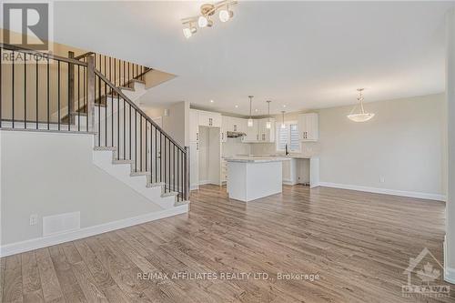 1219 Montblanc Crescent, Russell, ON - Indoor Photo Showing Kitchen