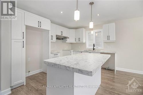 1219 Montblanc Crescent, Russell, ON - Indoor Photo Showing Kitchen With Upgraded Kitchen