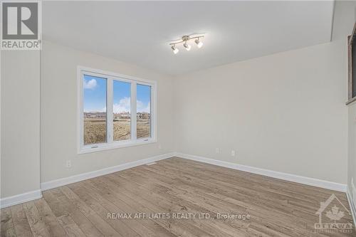 1219 Montblanc Crescent, Russell, ON - Indoor Photo Showing Other Room