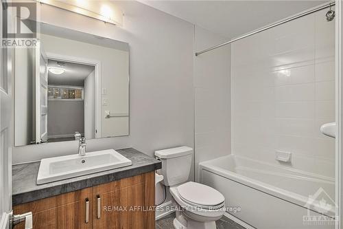 1208 Montblanc Crescent, Russell, ON - Indoor Photo Showing Bathroom