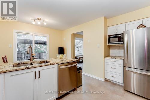 39 Inwood Drive, Ottawa, ON - Indoor Photo Showing Kitchen With Double Sink