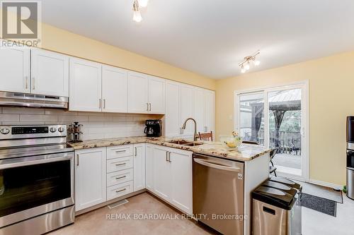 39 Inwood Drive, Ottawa, ON - Indoor Photo Showing Kitchen