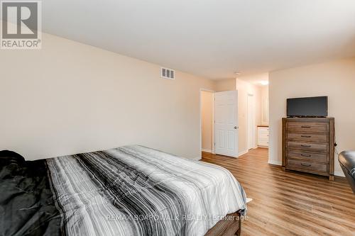 39 Inwood Drive, Ottawa, ON - Indoor Photo Showing Bedroom