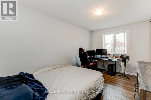 39 Inwood Drive, Ottawa, ON - Indoor Photo Showing Bedroom