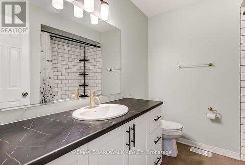 39 Inwood Drive, Ottawa, ON - Indoor Photo Showing Bathroom
