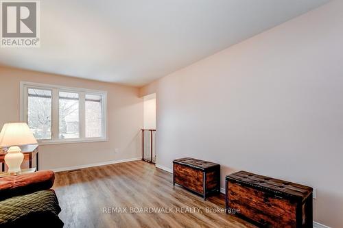 39 Inwood Drive, Ottawa, ON - Indoor Photo Showing Other Room