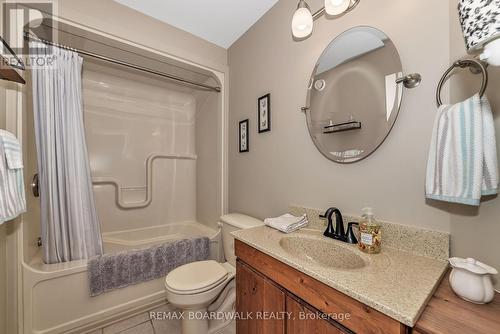 11 Grove Street, South Dundas, ON - Indoor Photo Showing Bathroom