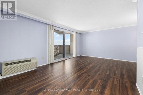 Oversized sliding balcony door - 2305 - 1025 Richmond Road, Ottawa, ON - Indoor Photo Showing Other Room
