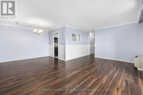 Lots of space for entertaining - 2305 - 1025 Richmond Road, Ottawa, ON - Indoor Photo Showing Other Room