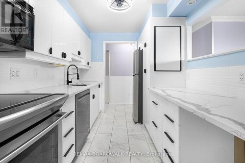 Galley kitchen - 2305 - 1025 Richmond Road, Ottawa, ON - Indoor Photo Showing Kitchen With Upgraded Kitchen