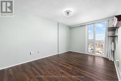 Floor to ceiling windows - 