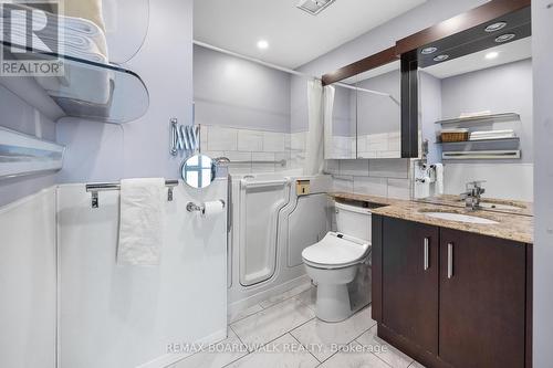 Large bathroom - 2305 - 1025 Richmond Road, Ottawa, ON - Indoor Photo Showing Bathroom