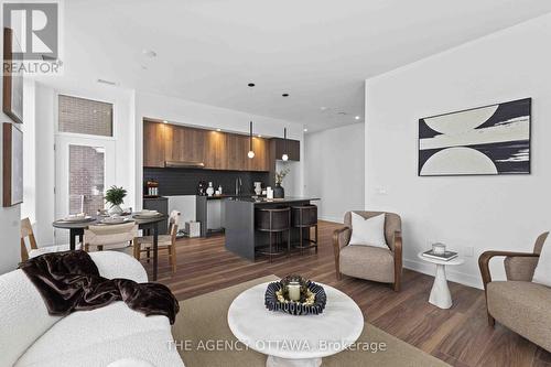 101 - 3071 Riverside Drive, Ottawa, ON - Indoor Photo Showing Living Room