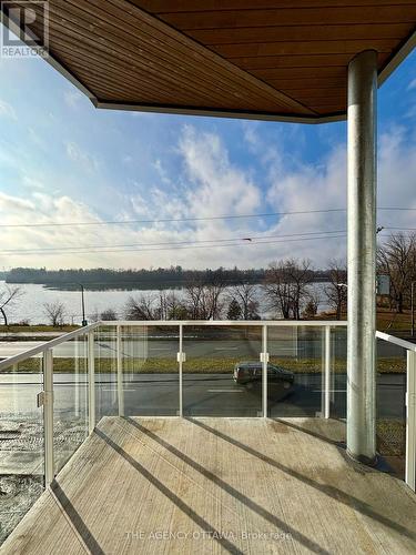 101 - 3071 Riverside Drive, Ottawa, ON - Outdoor