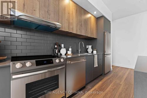 101 - 3071 Riverside Drive, Ottawa, ON - Indoor Photo Showing Kitchen